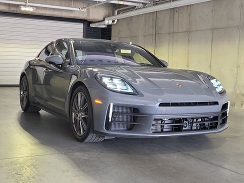 Certified 2025 Porsche Panamera 4 AWD/4WD image 9
