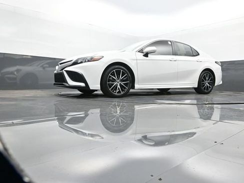 Used 2023 Toyota Camry SE image 28