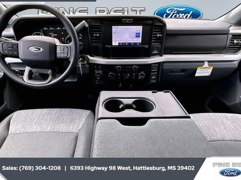 New 2025 Ford F250 XLT image 9