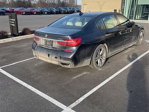 Used 2016 BMW 750i xDrive image 5