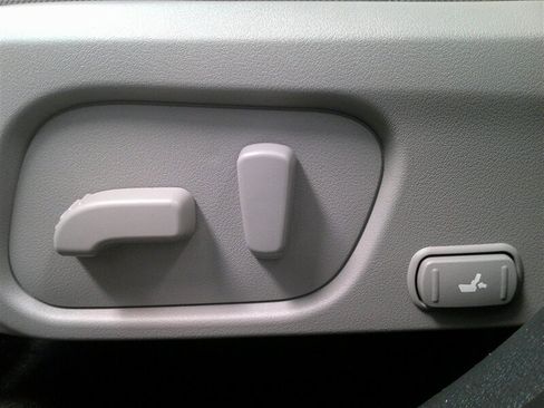 Used 2015 Subaru Forester 2.5i Premium w/ All-Weather Package image 22