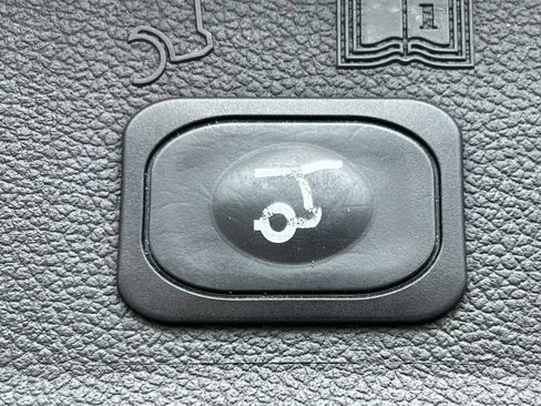 Used 2017 Ford Escape SE w/ Equipment Group 201A AWD/4WD image 37