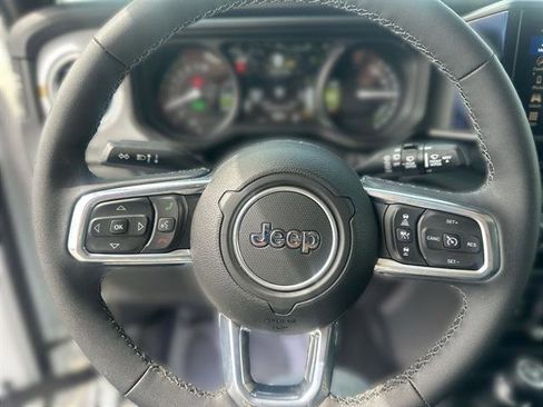 Used 2025 Jeep Wrangler Sahara w/ Safety Group image 34