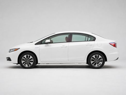 Used 2015 Honda Civic Hybrid Sedan image 2