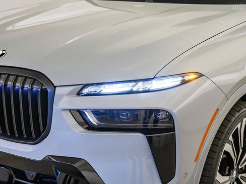 Certified 2024 BMW X7 xDrive40i w/ M Sport Package AWD/4WD image 8