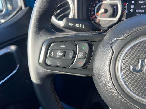 Used 2024 Jeep Gladiator Sport w/ Premium Package AWD/4WD image 29
