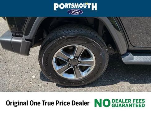 Used 2020 Jeep Wrangler Unlimited Sahara AWD/4WD image 33