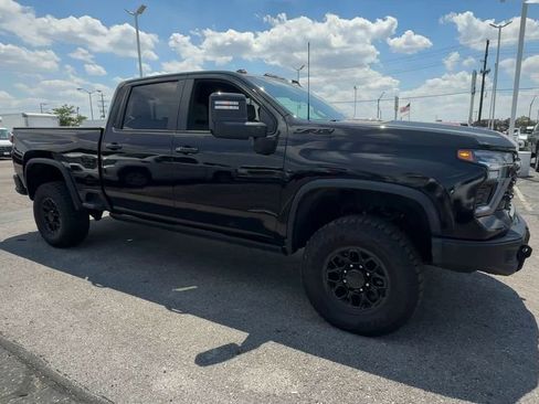 Used 2024 Chevrolet Silverado 2500 ZR2 w/ ZR2 Bison Edition AWD/4WD image 2