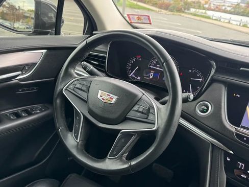 Used 2019 Cadillac XT4 Sport w/ Cold Weather Package image 11