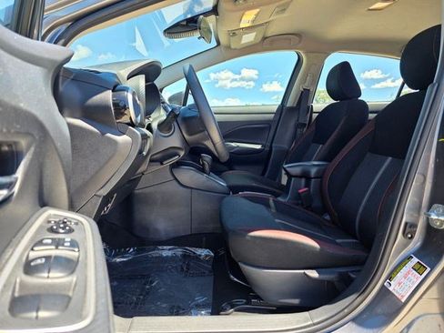 Used 2024 Nissan Versa SR FWD image 20