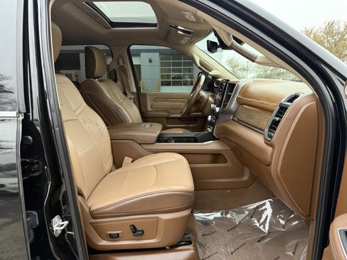 Used 2019 RAM 2500 Limited image 32