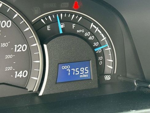 Used 2013 Toyota Camry LE image 30