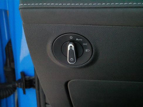 Certified 2025 Volkswagen Taos SE AWD/4WD image 27