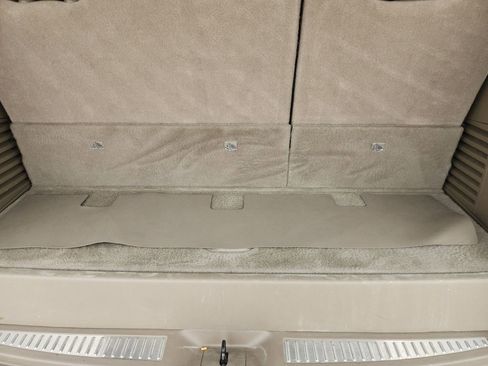 Used 2019 GMC Yukon SLT w/ Open Road Package RWD image 36