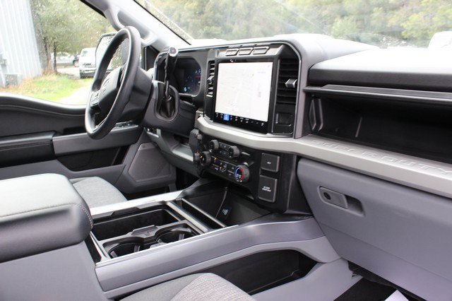 Used 2024 Ford F350 XLT w/ XLT Premium Package AWD/4WD image 17