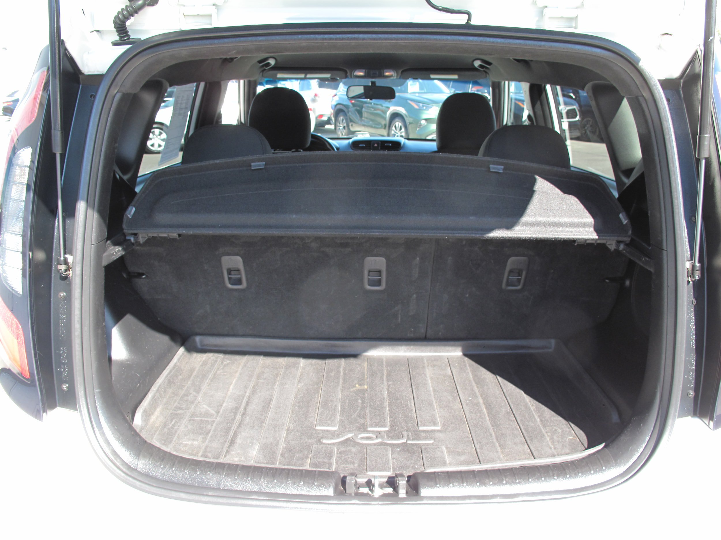 Used 2014 Kia Soul + FWD image 11