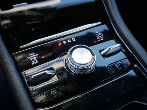 Used 2024 Jeep Grand Cherokee L Overland w/ Advanced Protech Group III image 24