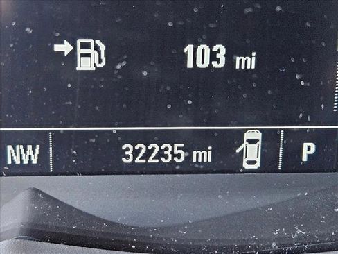 Used 2022 Chevrolet Trax LT w/ Sport Edition image 11