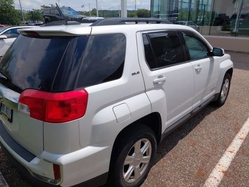 Used 2016 GMC Terrain SLE w/ Driver Alert Package I FWD image 2