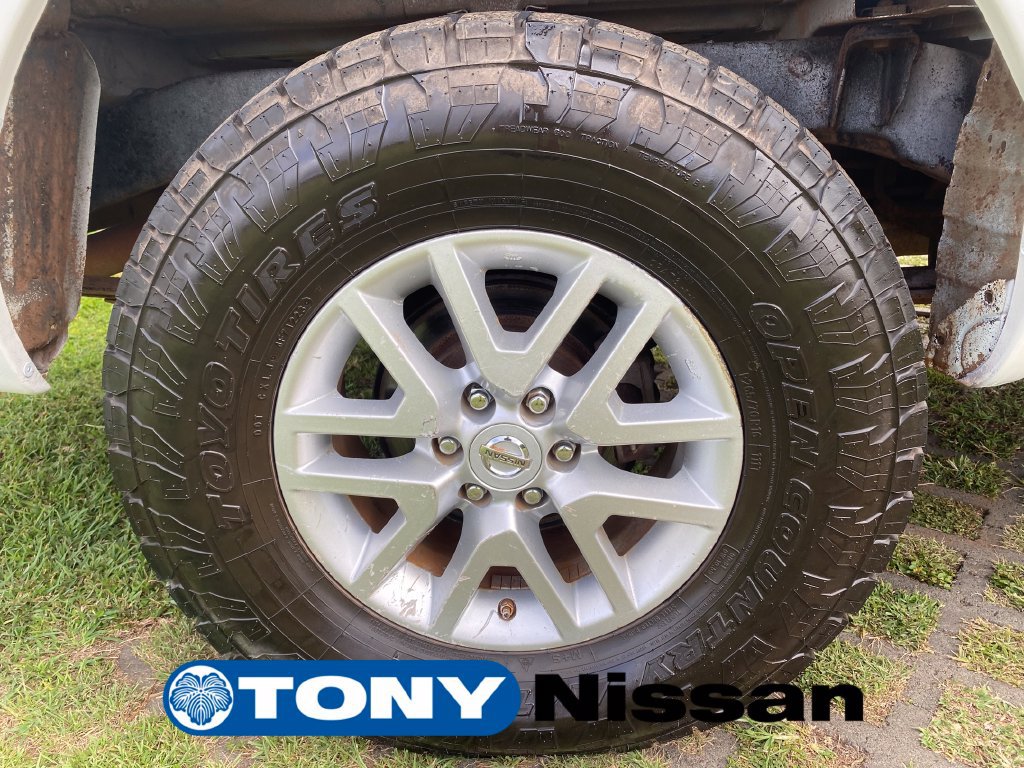Used 2017 Nissan Frontier SV w/ SV Value Truck Package AWD/4WD image 9