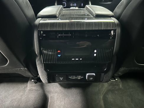 Used 2022 Jeep Wagoneer Series II AWD/4WD image 7
