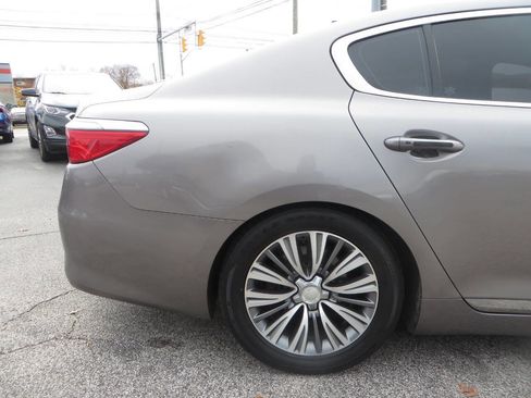 Used 2016 Kia K900 Luxury image 24