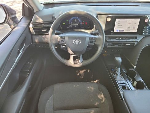 Used 2025 Toyota Camry LE FWD image 11