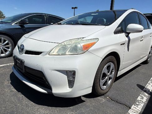 Used 2012 Toyota Prius Three w/ Solar Roof Pkg FWD image 4