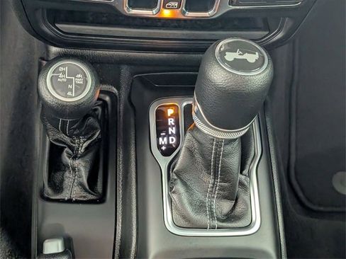 Certified 2025 Jeep Wrangler Unlimited Sahara w/ Safety Group image 21