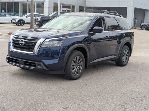 New 2025 Nissan Pathfinder SV w/ SV Premium Package image 7