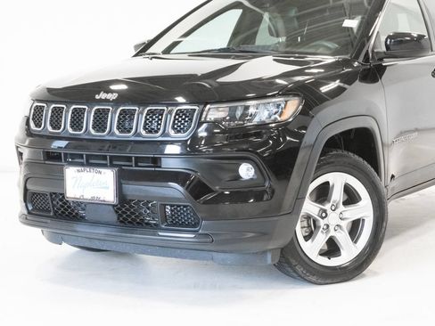 Used 2023 Jeep Compass Latitude AWD/4WD image 2