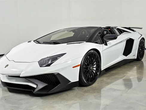 Used 2017 Lamborghini Aventador LP 750-4 Superveloce AWD/4WD image 5