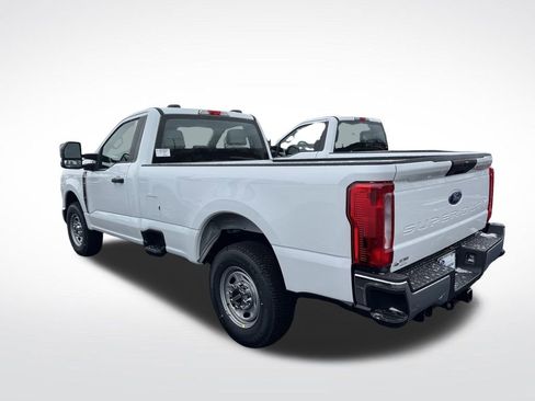 New 2026 Ford F250 XL w/ XL Chrome Package image 3