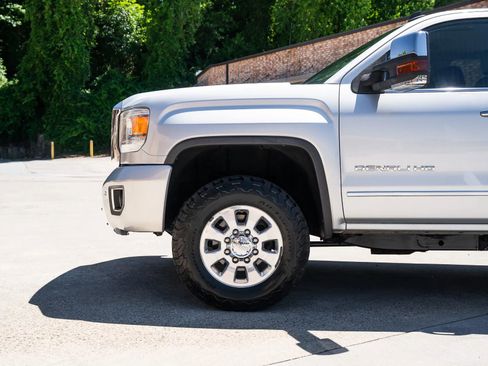 Used 2015 GMC Sierra 2500 Denali w/ Duramax Plus Package AWD/4WD image 3