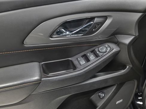 Used 2020 Chevrolet Traverse LT w/ LT Premium Package image 13