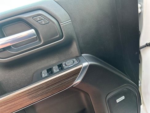 Used 2022 Chevrolet Silverado 1500 LT Trail Boss w/ Convenience Package II image 5