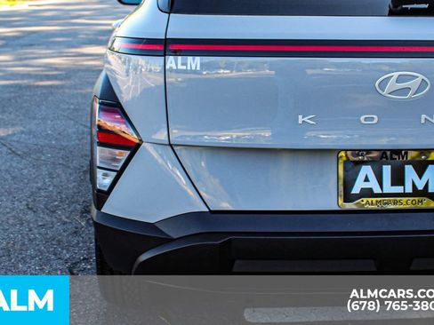Used 2024 Hyundai Kona SEL FWD image 12