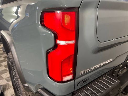 Used 2025 Chevrolet Silverado 2500 ZR2 w/ Technology Package AWD/4WD image 40
