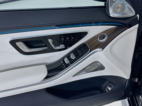 Used 2025 Mercedes-Benz S 63 AMG S image 19