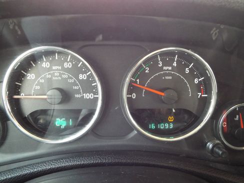 Used 2012 Jeep Wrangler Unlimited Sport AWD/4WD image 12