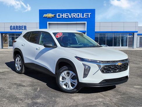 Certified 2024 Chevrolet Trax LS FWD image 1