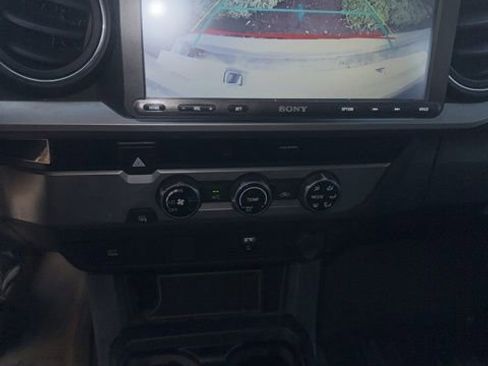 Used 2018 Toyota Tacoma SR5 image 6