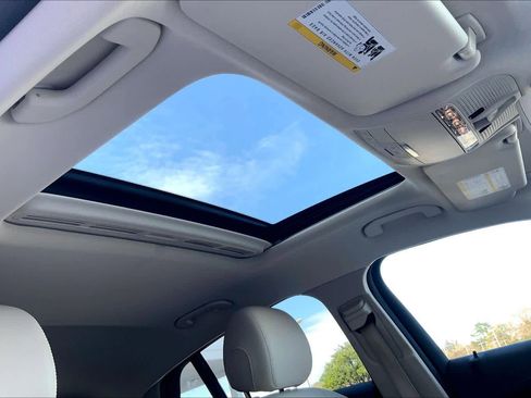 Used 2017 Mercedes-Benz GLC 300 4MATIC Coupe image 13