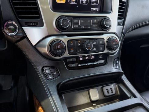 Used 2018 Chevrolet Suburban Premier AWD/4WD image 11