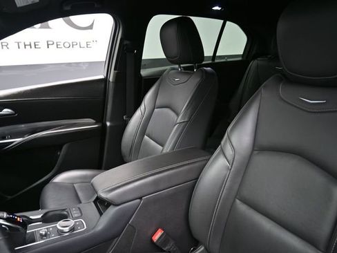 Used 2025 Cadillac XT4 Premium Luxury image 16