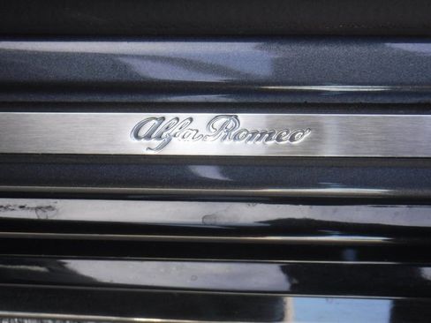 Used 2024 Alfa Romeo Stelvio Veloce image 27