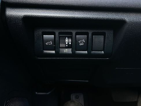 Used 2022 Subaru Outback Premium AWD/4WD image 19