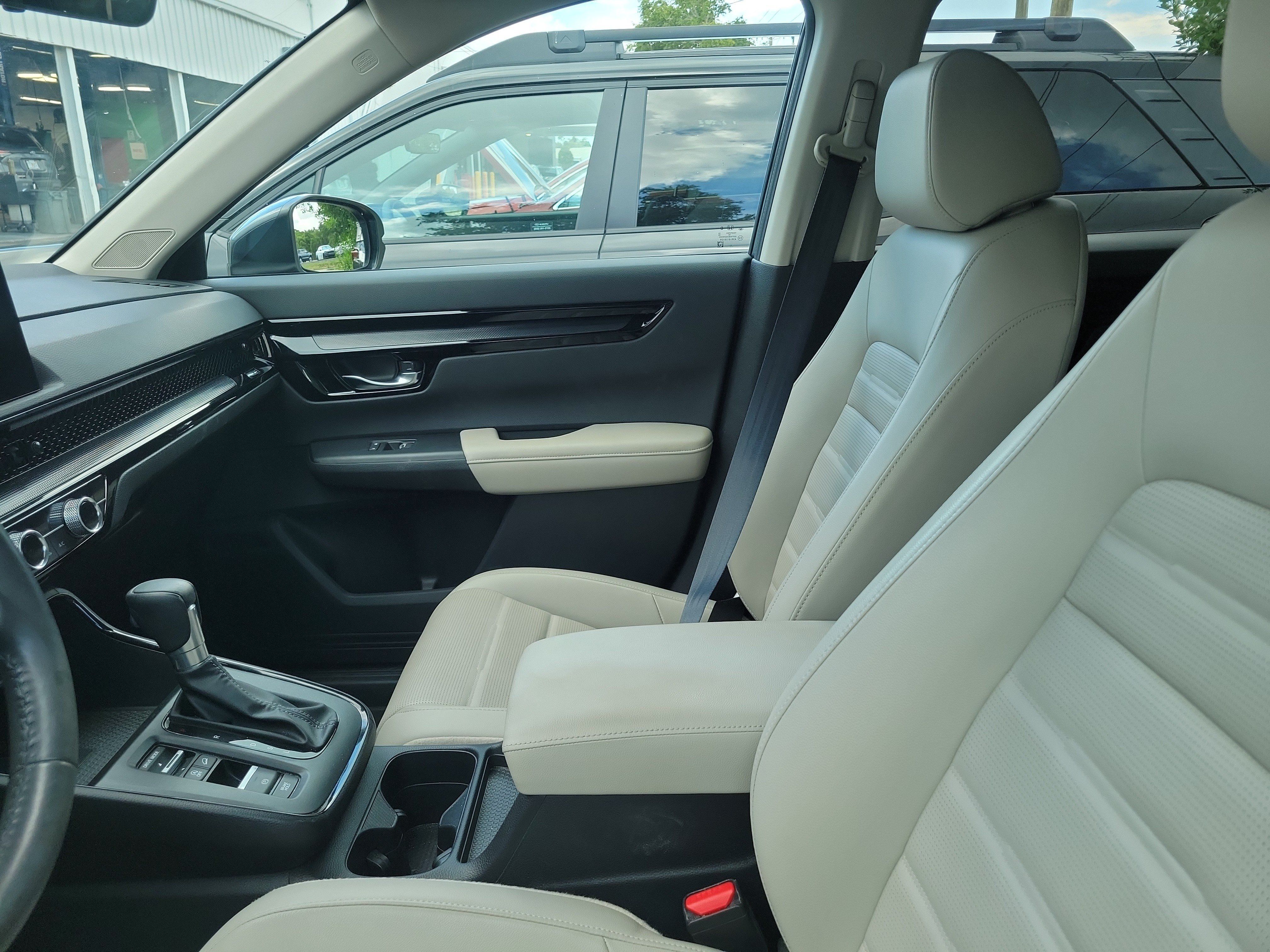 Used 2024 Honda CR-V EX-L image 6