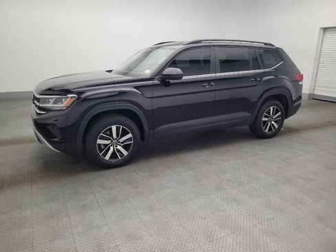 Used 2023 Volkswagen Atlas SE image 2