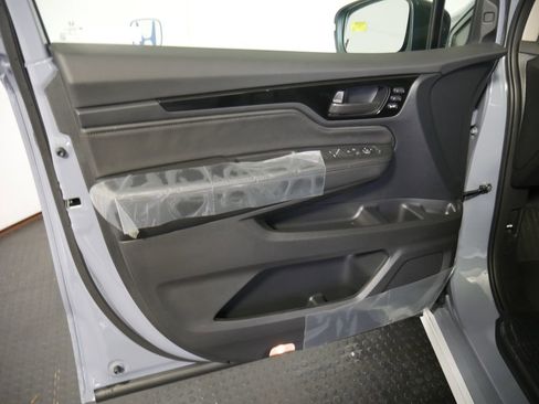 New 2026 Honda Odyssey Touring image 11